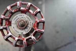 how to adjust water heater temperature safely